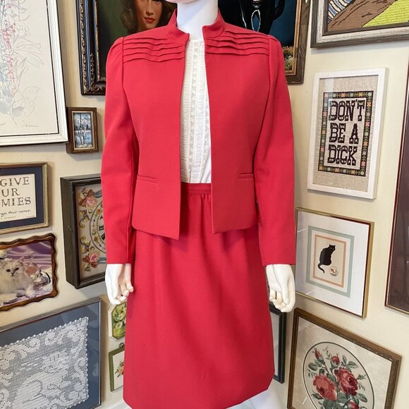 80's Vintage Sasson Red Two Piece Pintuck Jacket & Skirt with Pockets Set Size 8